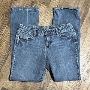 Ladies vintage worn distressed jeans size 10